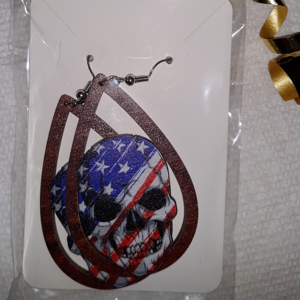 Fourth of July Earrings SKULL  Teardrop wood acrylic patriotic 925 ss wires NEW - Picture 8 of 13
